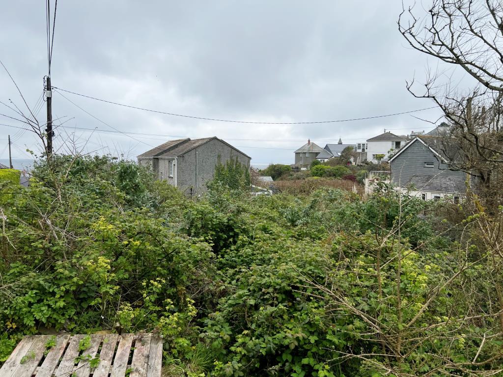 Lot: 101 - LAND IN EXTREMELY SOUGHT AFTER COASTAL LOCATION -